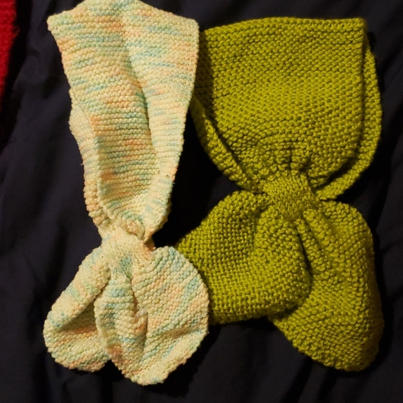 Hand made Crochet acarfs - Picture 2 of 3